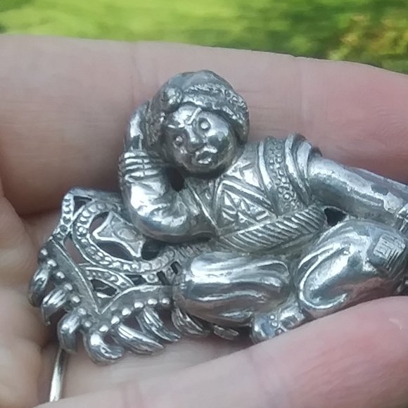 Vintage Alexander Korda 1940s Thief of Bagdad Magic Flying Carpet Pin - Picture 2 of 16